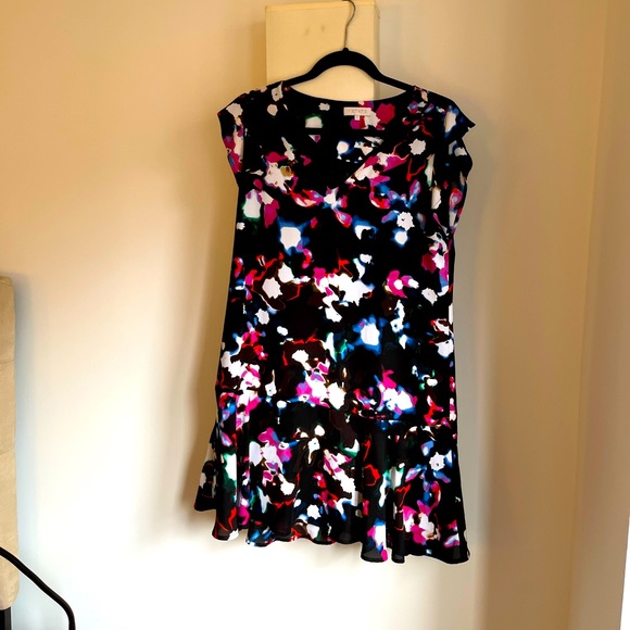1. State Floral VNeck Short Sleeve Dress - Small - Picture 2 of 6